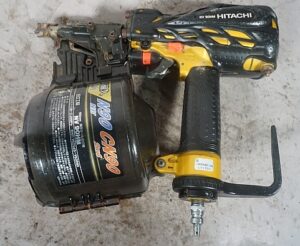 HITACHI ヒタチ 日立工機 90㎜ 高圧ロール釘打機 NV90HM