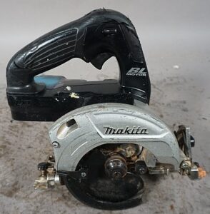 makita マキタ 125mm充電式マルノコ 本体のみ ブラック HS471D
