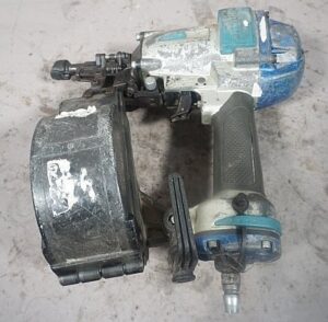 makita マキタ サイディング用常圧釘打ち機 AN552