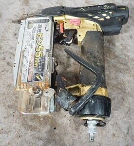 HITACHI ヒタチ 日立工機 55mm 高圧ピン釘打機 NP55HM