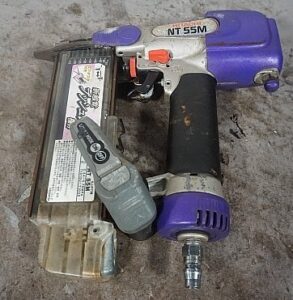 HITACHI ヒタチ 日立工機 55mm仕上釘打機 NT55M